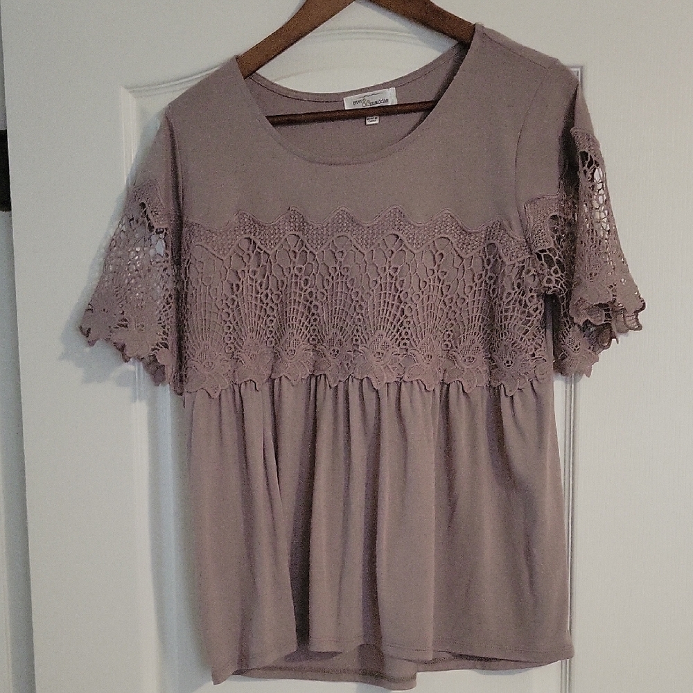Eve &  Maddie Lace Peplum Top Women’s Short Sleeve Mauve Blouse